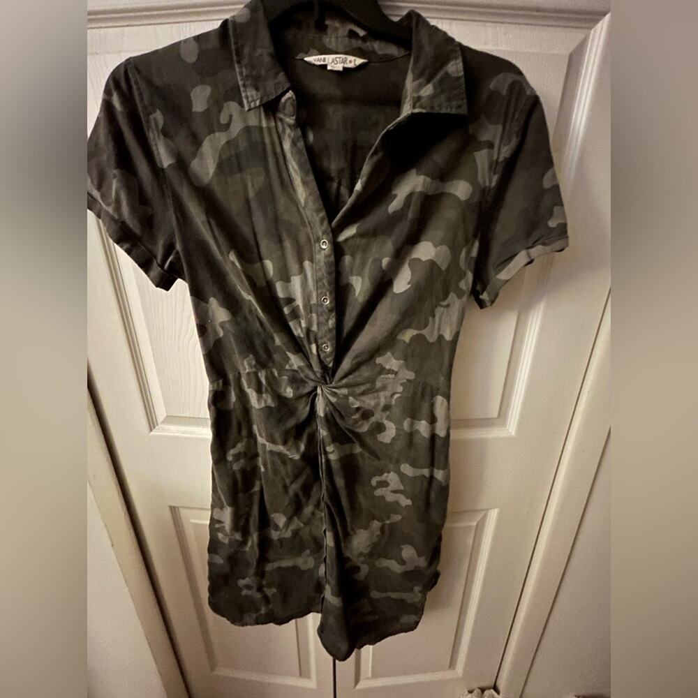 Vanilla Star Twist Tie Shirt Dress in Camo Size Large